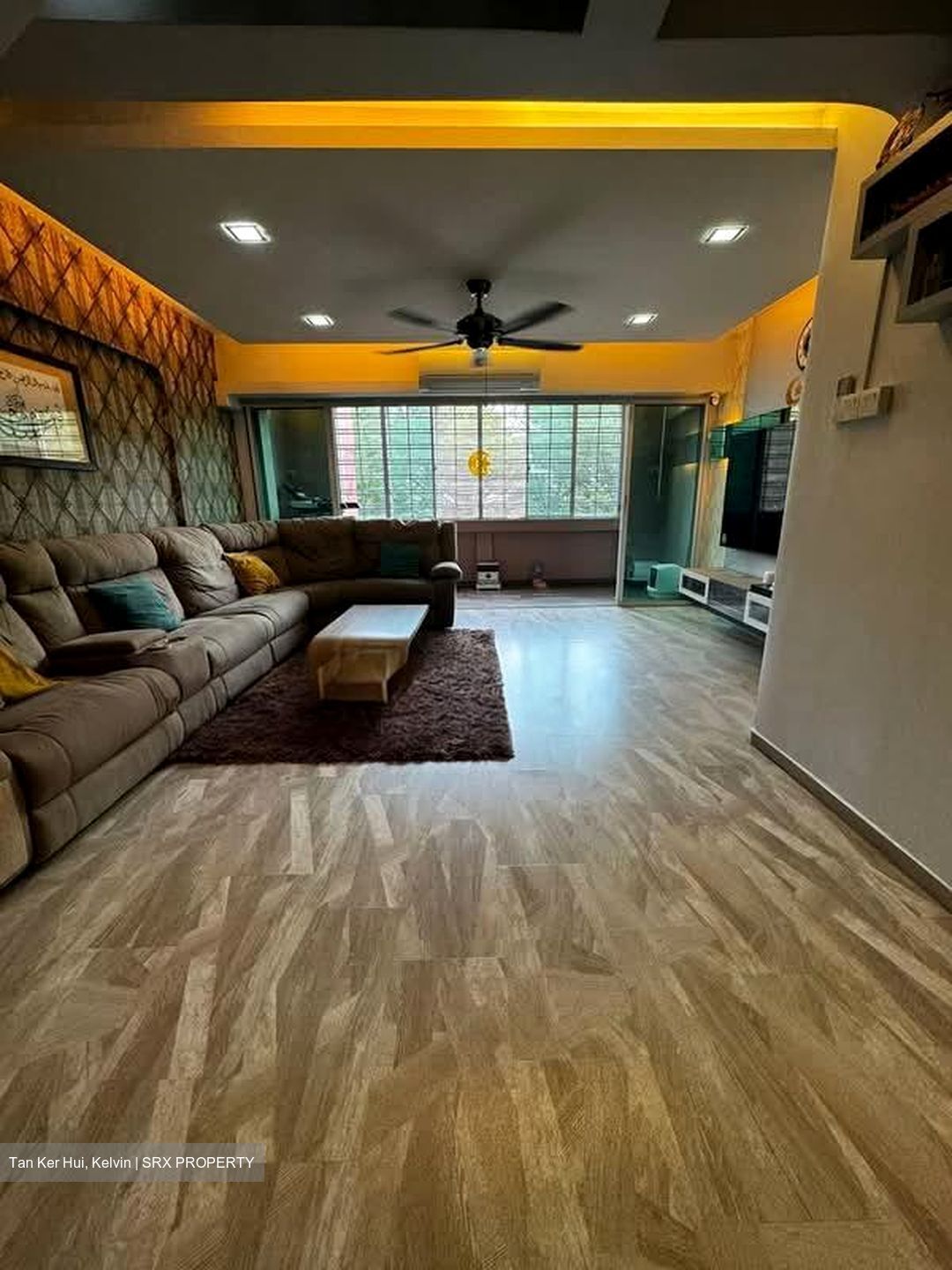 Blk 558 Jurong West Street 42 (Jurong West), HDB Executive #554429951